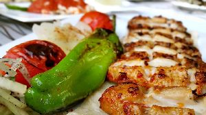 Imbiss Fugger mit leckeren deutschen und türkischen Essen in Berlin. Imbiss Fugger mit leckeren deutschen und türkischen Essen in Berlin.